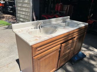 Bathroom vanity and double vanity sinks