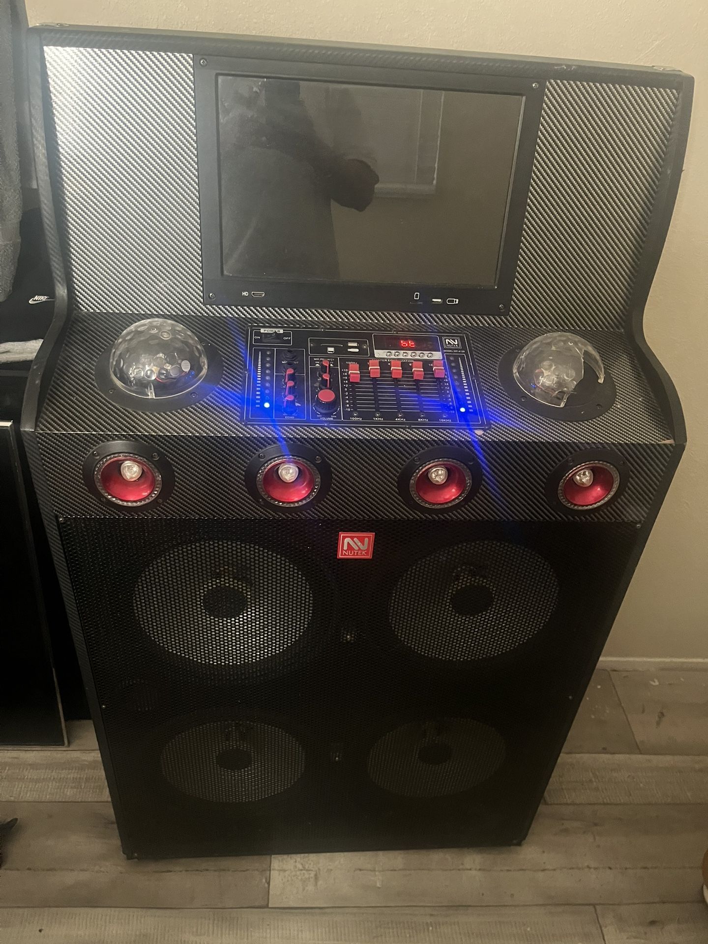 Nutek Bluetooth Speaker/ Karaoke Machine/ WiFi