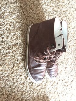 BOYS SIZE 6. Great condition size 6