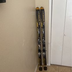 Snow Skis 