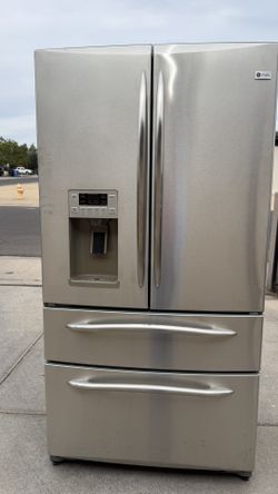 REFRIGERATOR Ge 4 DOORS COUNTER DEEP 