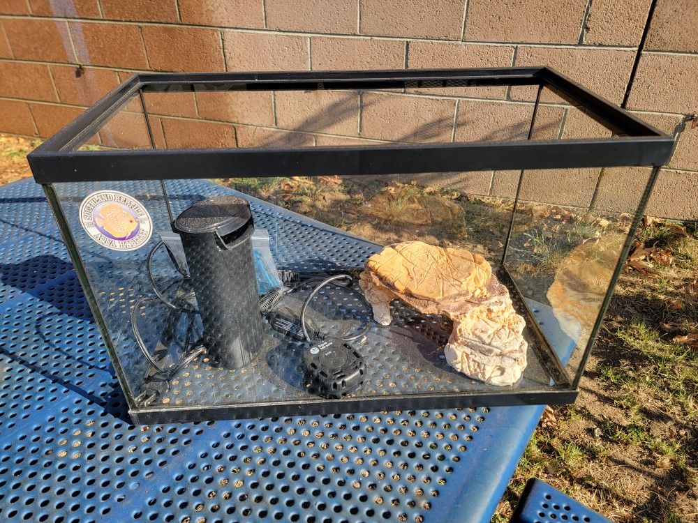10 Gallon Tank (Used For Turtles)