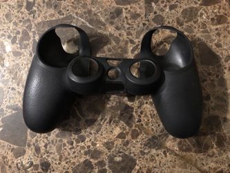 Ps4 controller grip / controller case (first pic only)