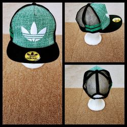 ADIDAS SNAPBACK HAT. 