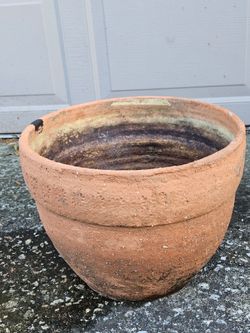 LARGE CLAY POT