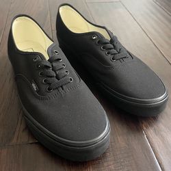 Classic VANS Black Men’s 11.5 - NEW Never Worn
