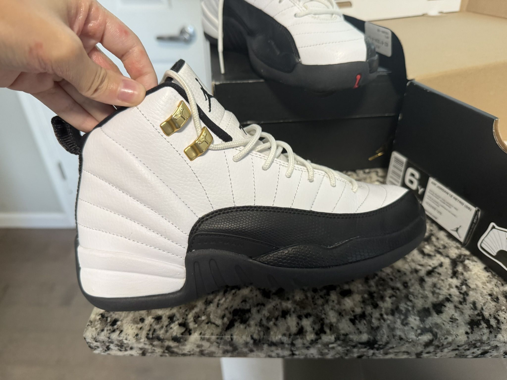 Jordan Taxi 12s Size 6Y