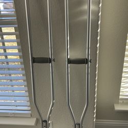 ADULT CRUTCHES, EXTRA TALL 5’10” -6’6”