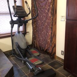 FreeMotion 560 Elliptical 