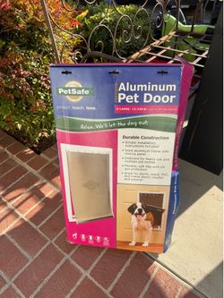 Pet Safe X-Large dog door brand new