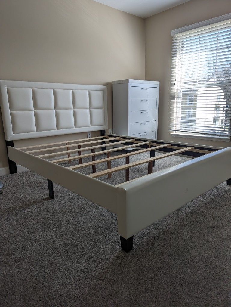 New! White Leather Queen Platform Bed *FREE DELIVERY*