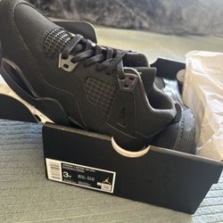 Black Cat 4s Size 3y