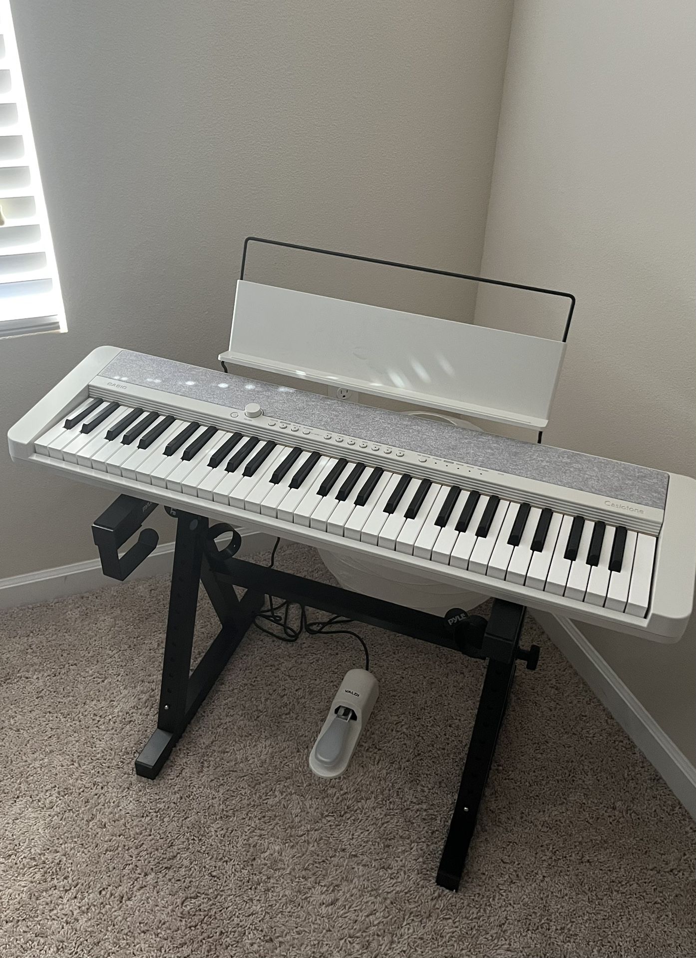Casio CT-S1 Casiotone Keyboard White