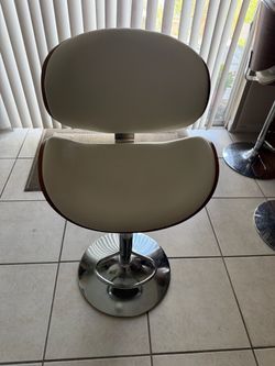 Modern Swivel Bar Stool with Wood Back