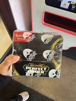 Pokémon - Trading Card Game: Mega Evolution - Perfect Order Booster Box (36 Packs)