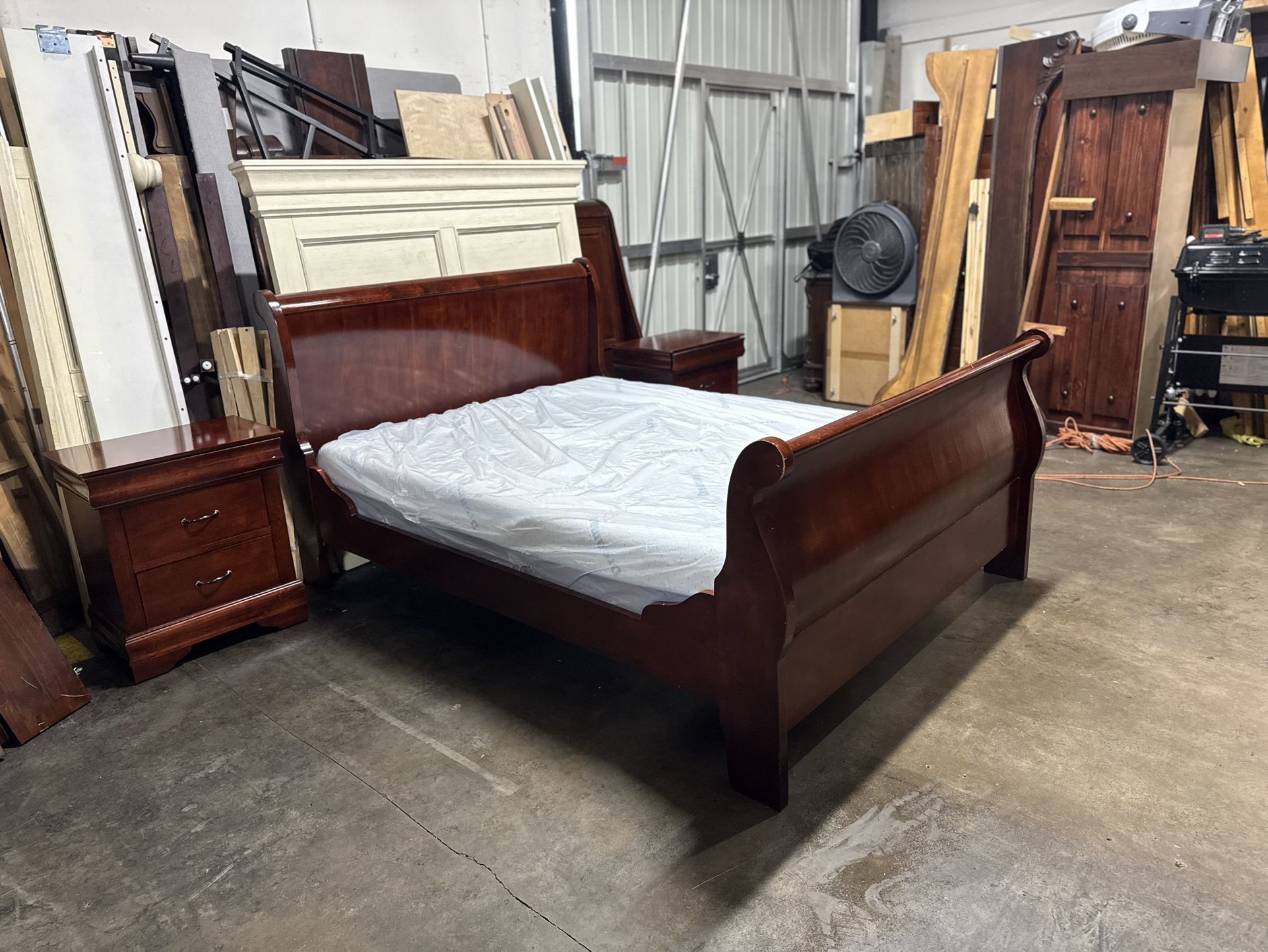 Queen Bedroom Set $349