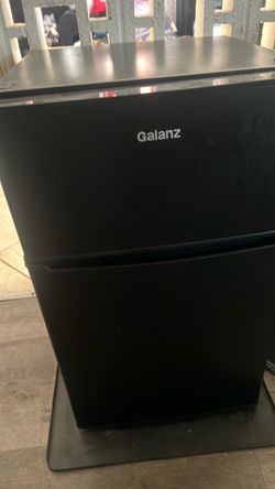 Mini fridge