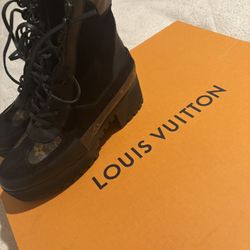 Designer Boots Size 8