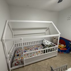 Kids Twin Montessori Floor Bed With Mattress 