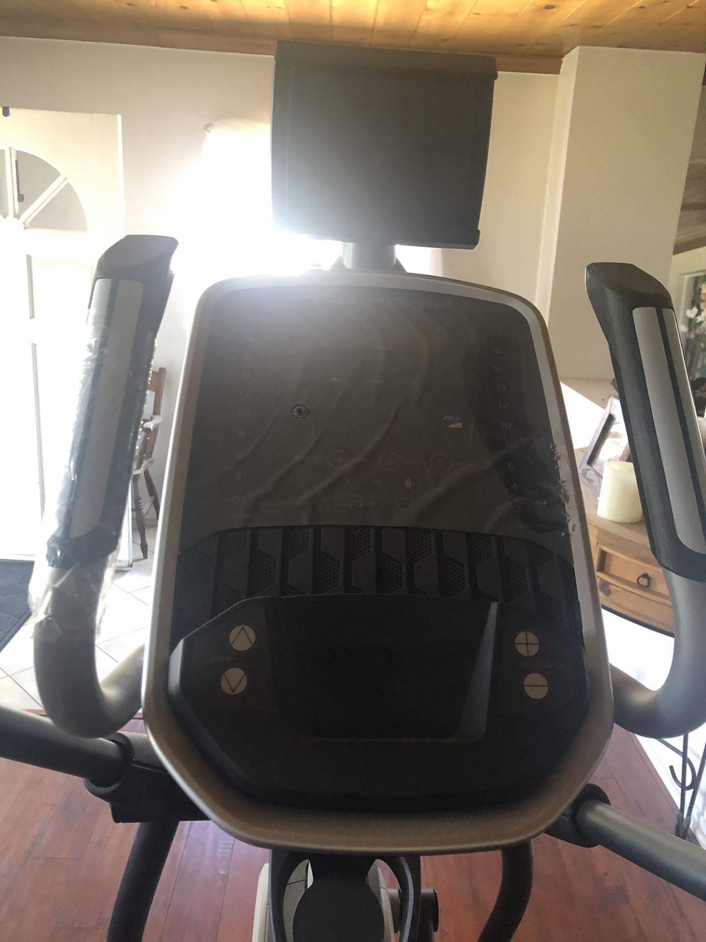 PRO FORM ELLIPTICAL POWER RAMP 945 CE for Sale in Palmdale CA OfferUp
