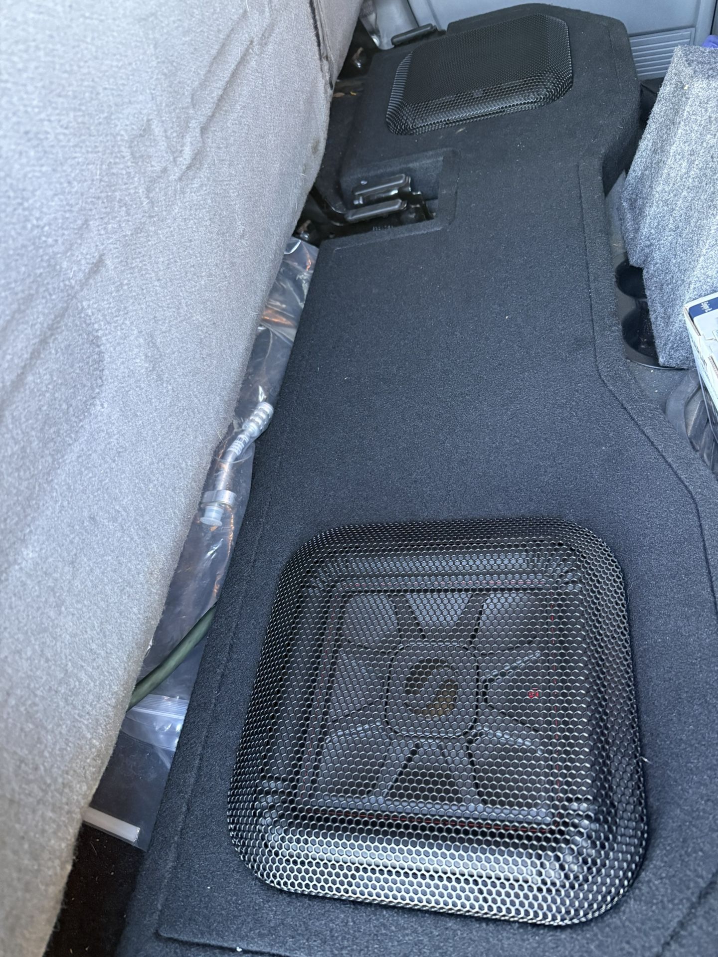 Kicker Box With Dual L7T Subs In Custom Box  