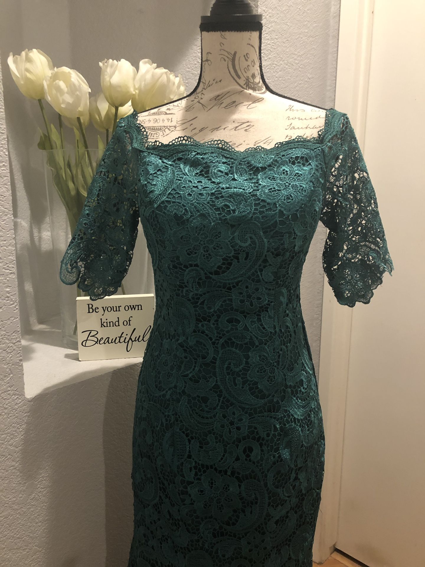 NWOT💚Emerald Green corset back Lace Dress💚