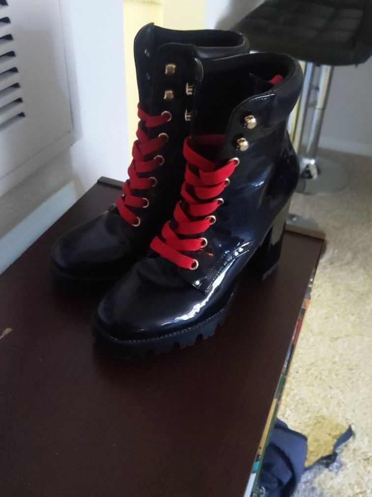 Size 7 (Women's) Pleather Boots