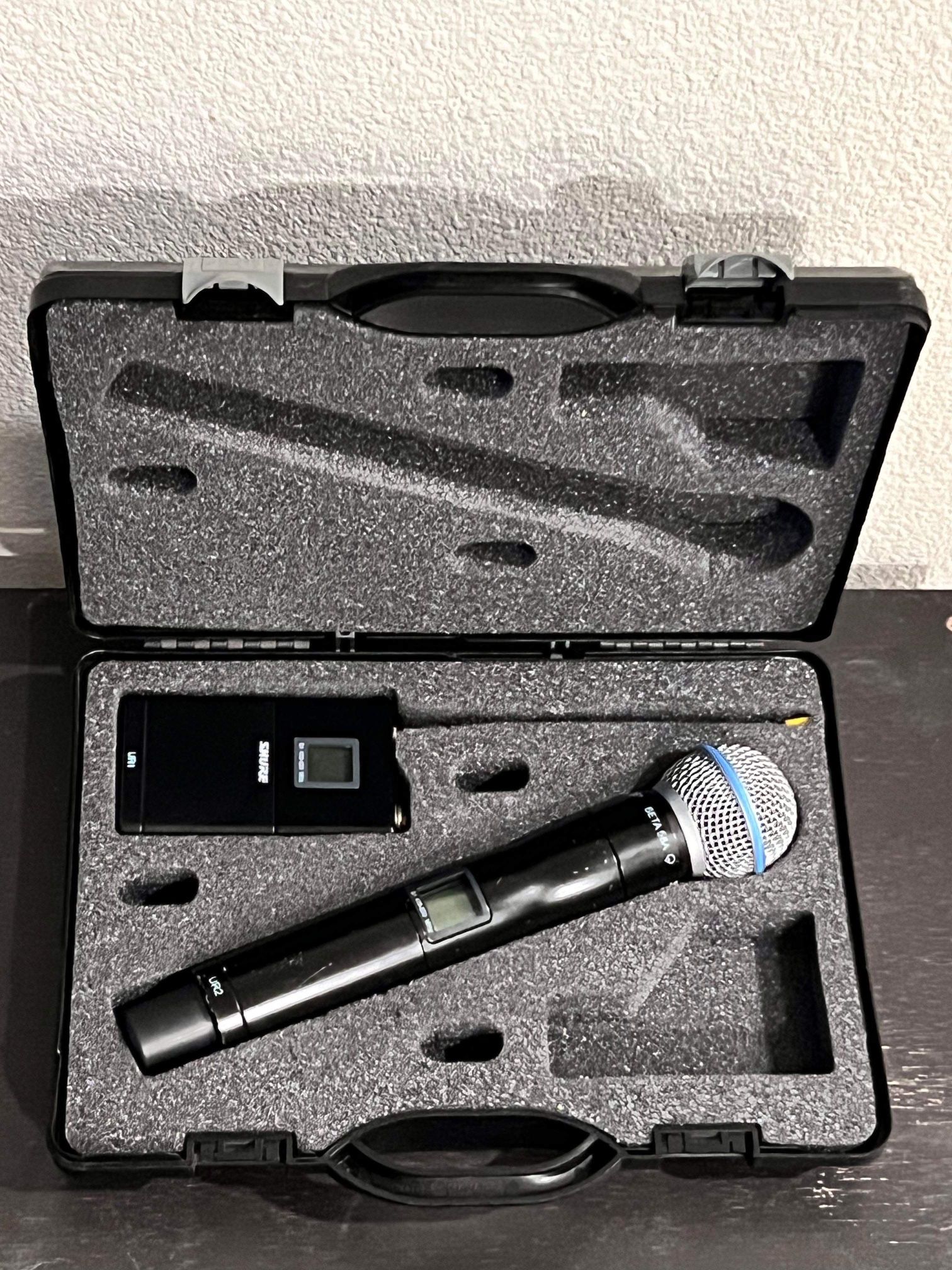 SHURE UR2 Beta 58a G1 470-530 Mhz Wireless Mic & SHURE UR1 Wireless Bodypack Transmitter - G1 Band SET w/case