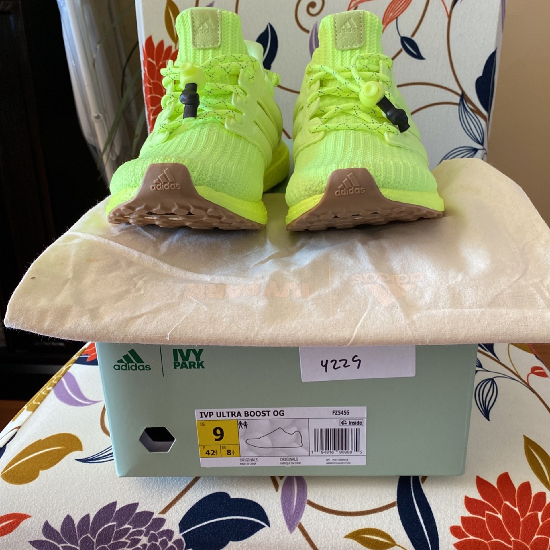 ADIDAS IVY PARK ULTRA BOOST OG SZ 9M VNDS for Sale in Irvine, CA - OfferUp