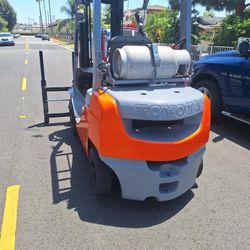 Forklift 