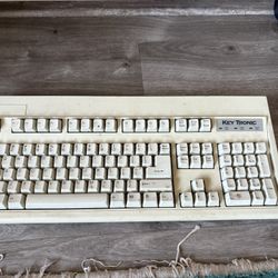 Lot Of (2) KEY TRONICS Vintage Keyboards Clicky Keyboards 