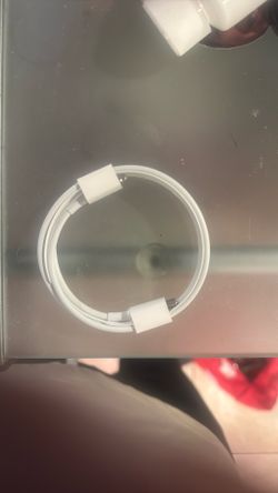 pple Apple USB-C to Lightning Cable (1m
