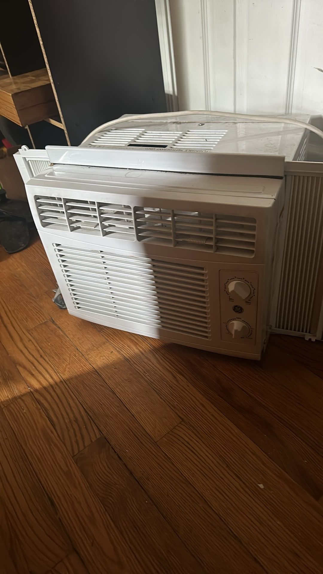 Like New Window Air Conditioner