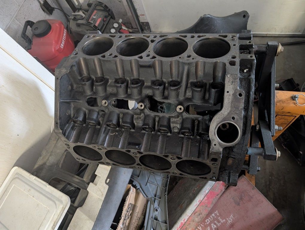 Dodge Dakota 318 Engine Block