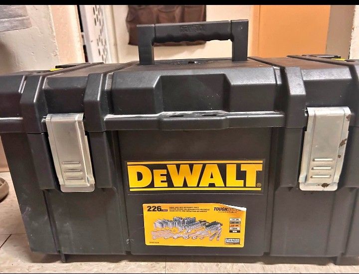 DEWALT