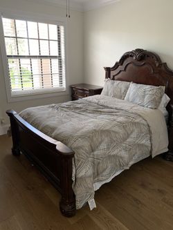 Queen Bedroom