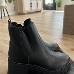 Madden girl Black Chelsea Boots