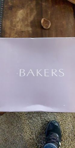Women’s Booties Heels Size 6 Bakers Brand New