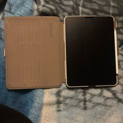 11 Inch 128gb iPad Pro With Apple Pencil 