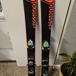 140cm Rossignol Smash 7 skis with Marker bindings