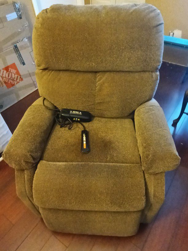 Free - Electric Chair / Recliner - Free