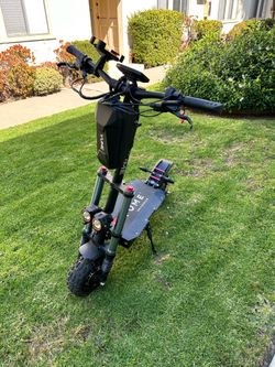Yume Y11 electric scooter