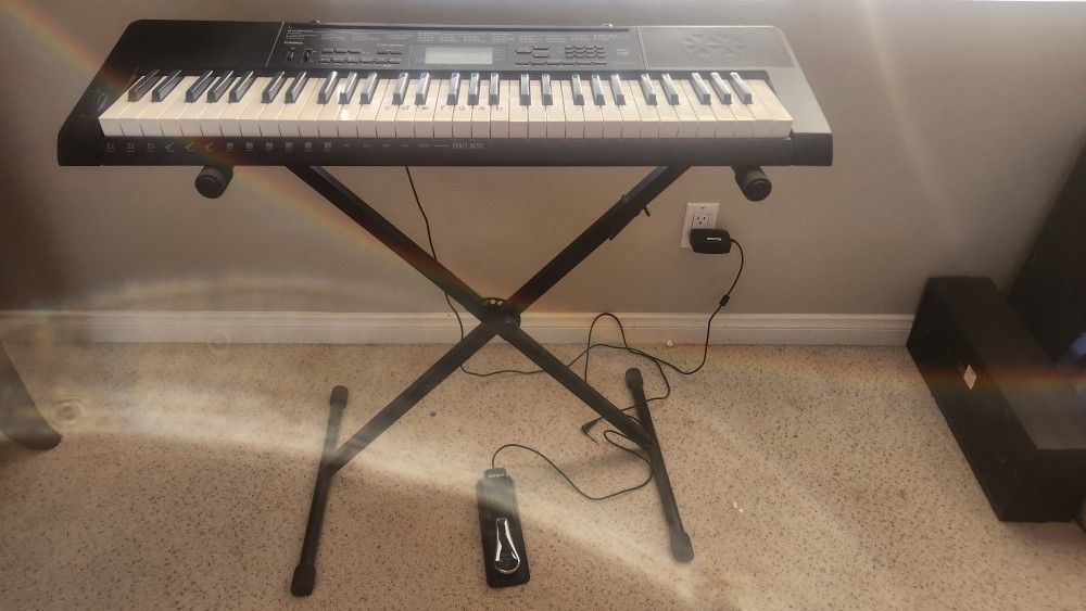 61 Key Casio Keyboard CTK-3500 With Pedal. 