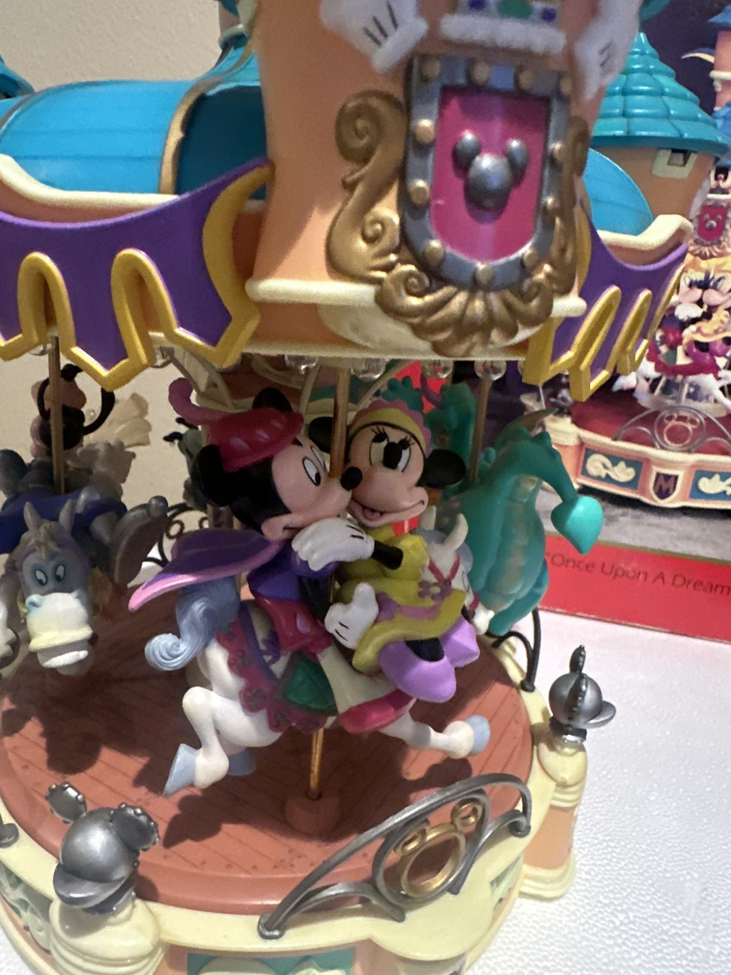 ディズニー メリーゴーランド オブジェ オルゴール ENESCO Sir Mickey