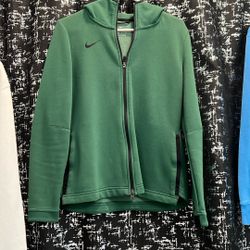 Nike Tech Zip Up https://offerup.co/faYXKzQFnY?$deeplink_path=/redirect/ Like New 