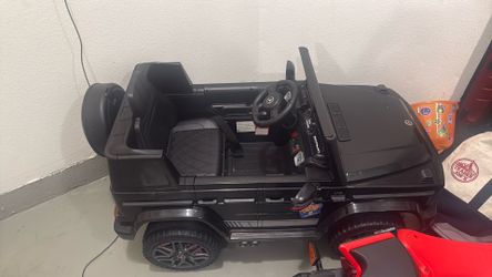 Kids Mercedes G-Wagon Ride-On Car – For Parts or Repair