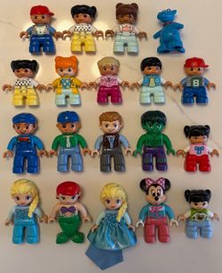 LEGO DUPLO Figures Lot (19)