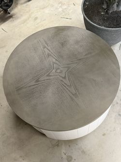 Flexsteel Melody 35" Round Coffee Table