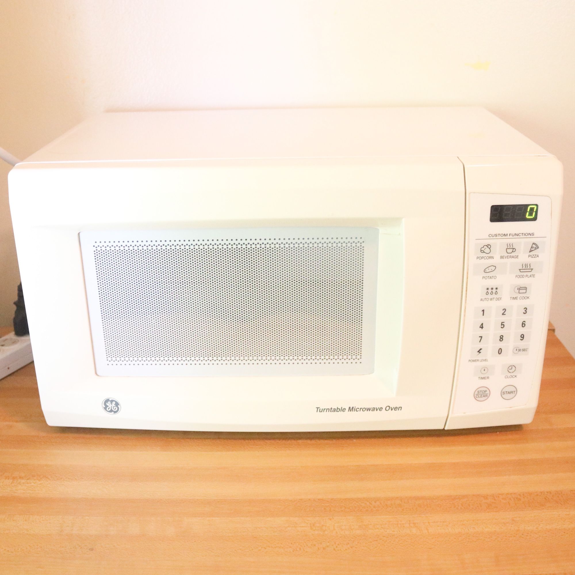WORKING GE 950-Watt Turntable Countertop Microwave Oven | General Electric Compact Spacemaker Kitchen Appliance