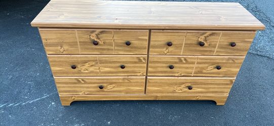 wooden dresser 56”wx15”dx30”h like new wooden dresser